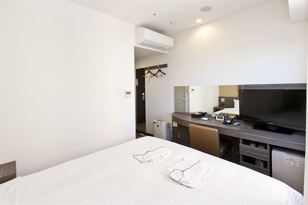Hotel Livemax Budget Shinbashi Токіо Екстер'єр фото
