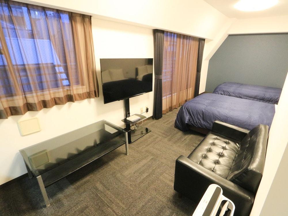 Hotel Livemax Budget Shinbashi Токіо Екстер'єр фото