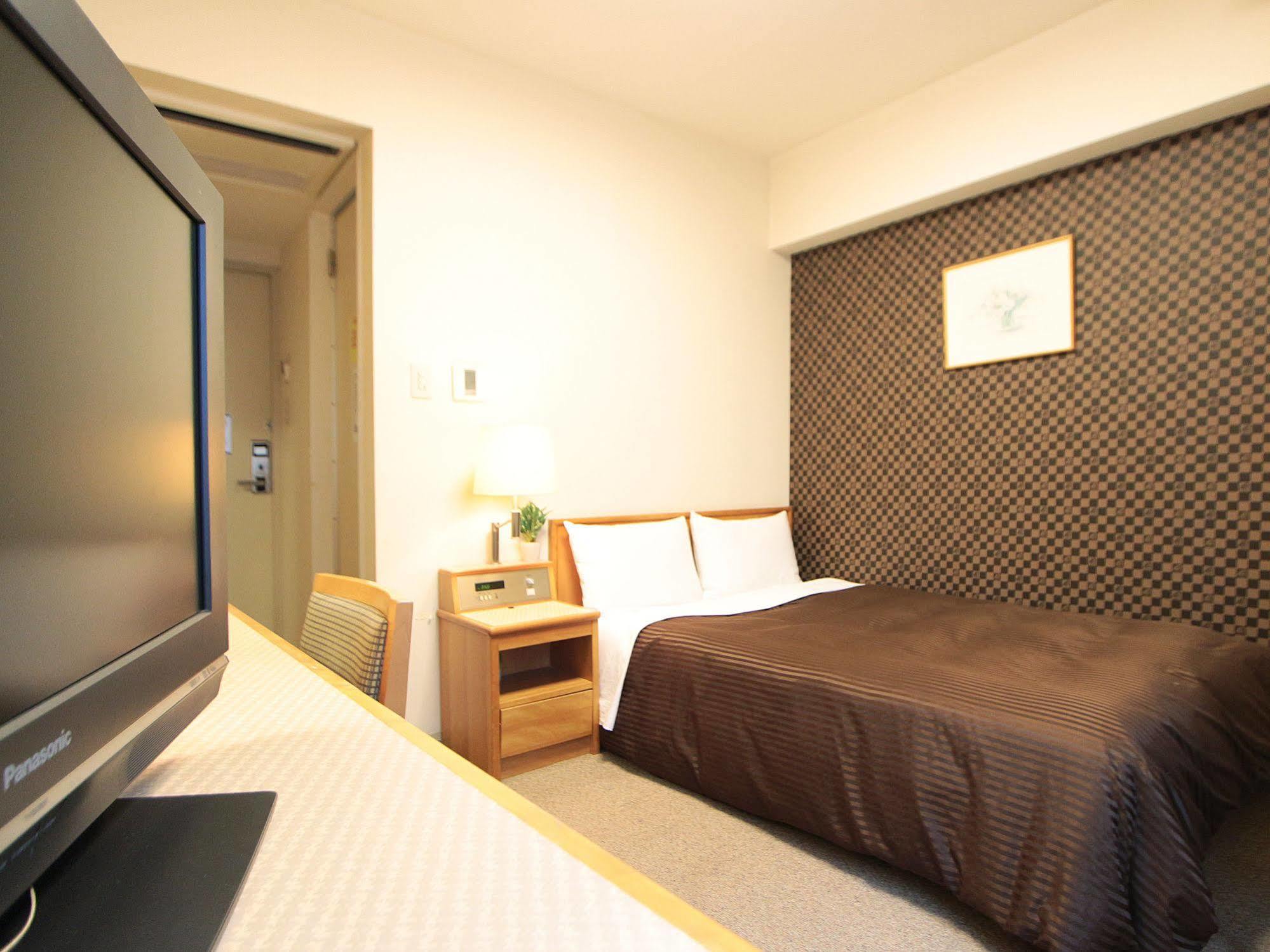 Hotel Livemax Budget Shinbashi Токіо Екстер'єр фото