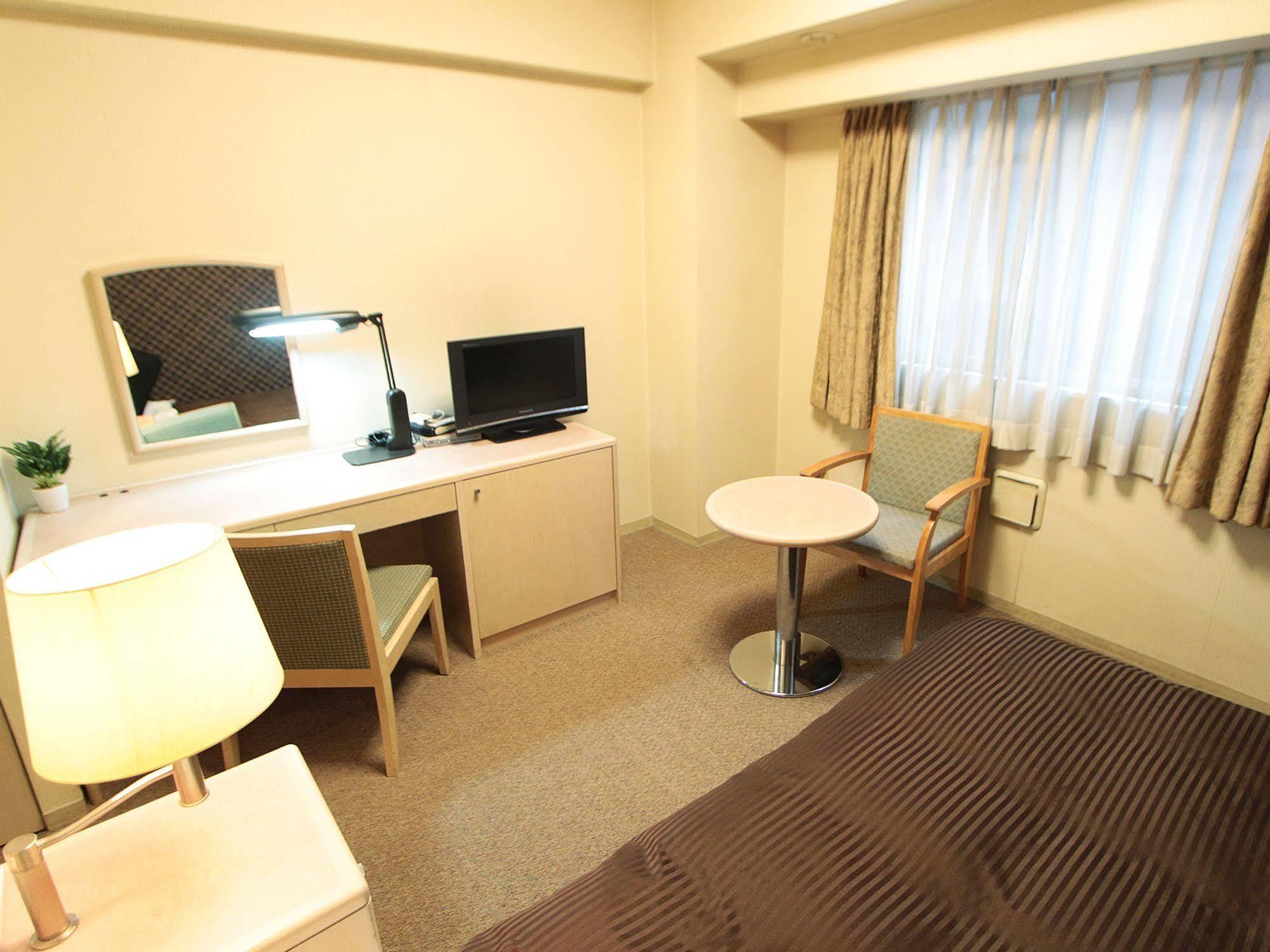 Hotel Livemax Budget Shinbashi Токіо Екстер'єр фото